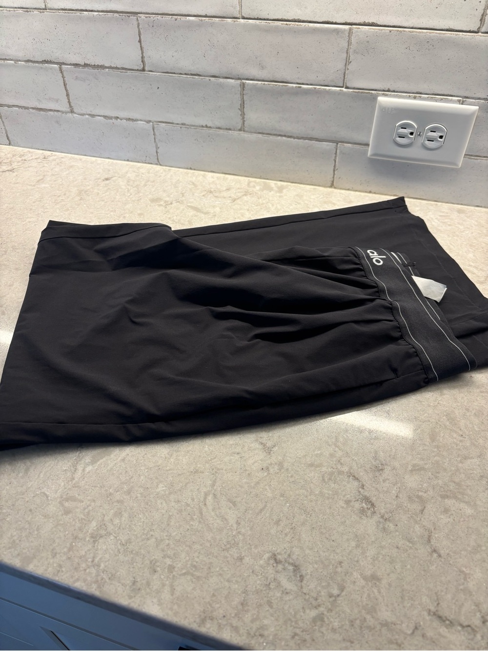 ALO Suit Up Pant - Picture 2 of 4